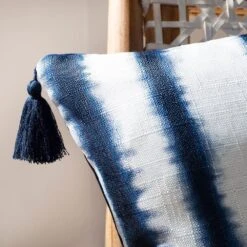 Safavieh Cassia Pillow In Navy/White -Home Decoration Series 54696448 4