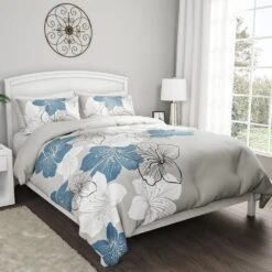 Timberlake Lavish Home "Enchanted" 3-Piece Full/Queen Comforter Set In Blue & White Floral