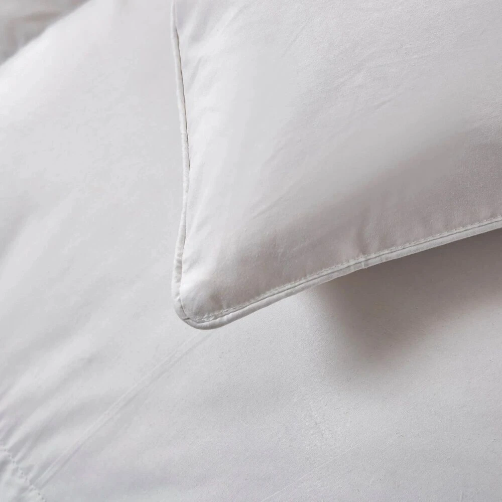 Blue Ridge Home Fashions Serta 233 Thread Count Full/Queen All Season Comforter In White Goose 5 Blue Ridge Home Fashions Serta 233 Thread Count Full/Queen All Season Comforter In White Goose - Image 3