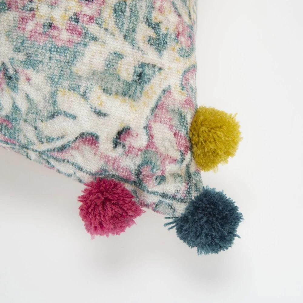 Rizzy Home Medallion 20" Down Filled Pillow In Ivory/Multi 6 Rizzy Home Medallion 20" Down Filled Pillow In Ivory/Multi - Image 4