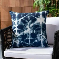 Safavieh Maven 18" Pillow In Navy And White