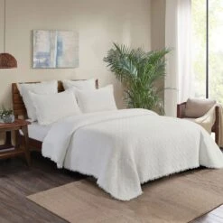 C And F Trellis 3-Piece Full/Queen Quilt Set In White