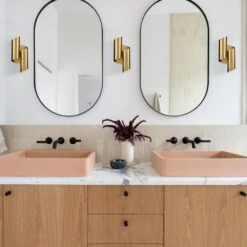 Claxy 1-Light Streamline Wall Sconce In Brass 11 Claxy 1-Light Streamline Wall Sconce In Brass -Home Decoration Series 64603467 4