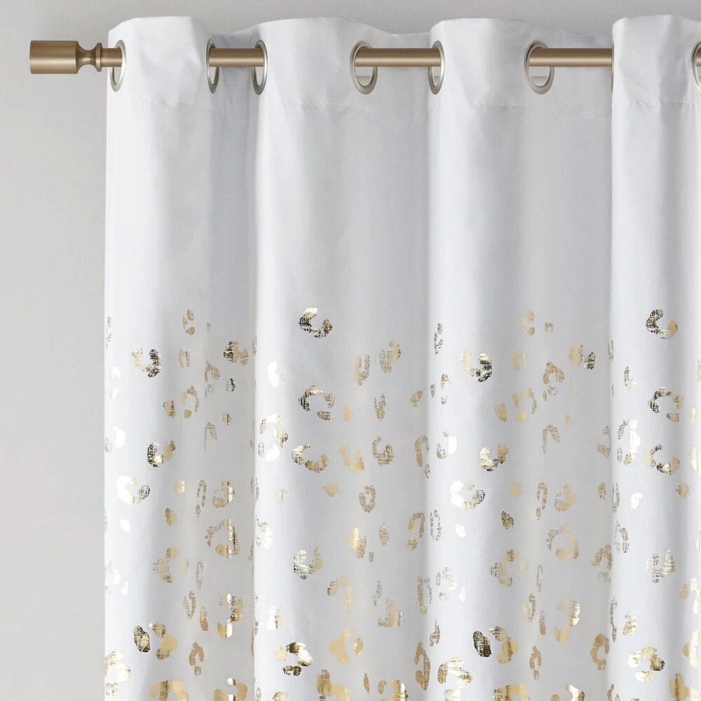Hampton Park Lillie 50" X 84" Blackout Curtain Panel In White And Gold 5 Hampton Park Lillie 50" X 84" Blackout Curtain Panel In White And Gold - Image 3