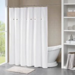 Hampton Park Finley Shower Curtain In White